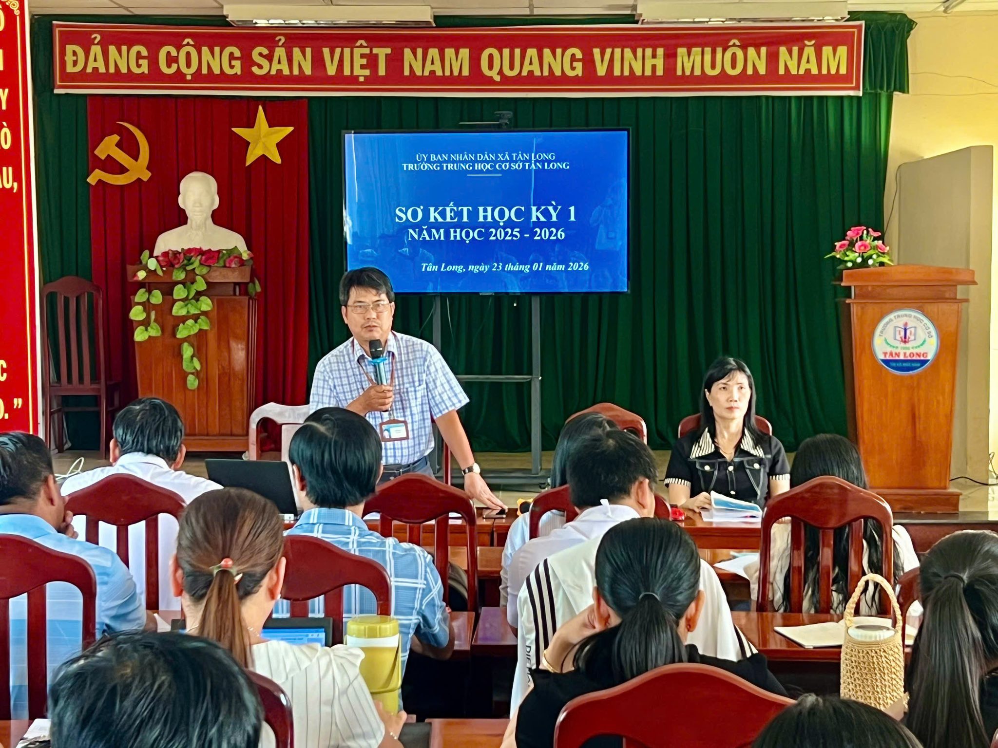 TRƯỜNG THCS TÂN LONG TỔ CHỨC SƠ KẾT HỌC KỲ I NĂM HỌC 2025-2026