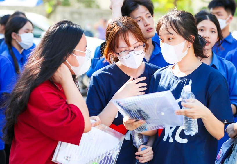 Chính phủ yêu cầu không tăng học phí năm học 2023-2024