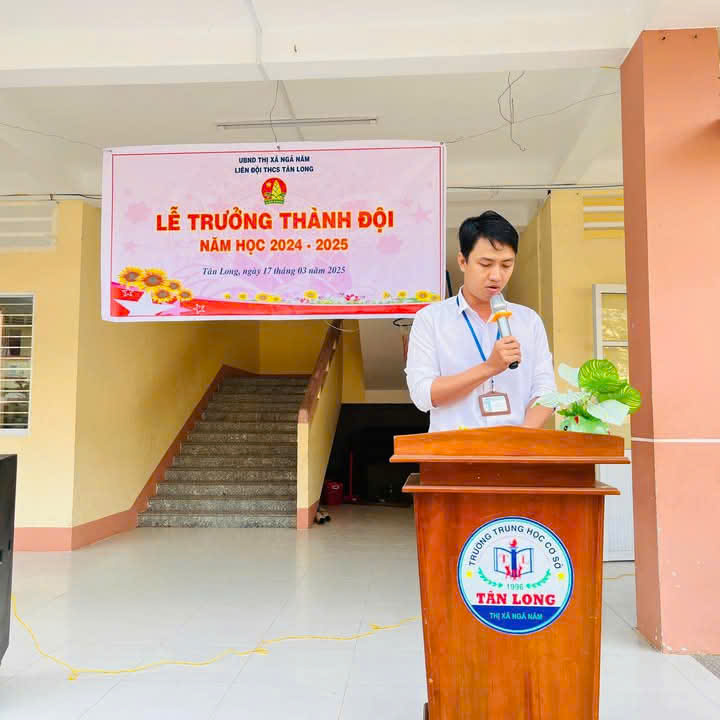 Ngày 17/03/2025 Liên đội Trường THCS Tân Long tổ chức lễ trưởng thành Đội cho 120 đội viên trưởng thành năm học 2024-2025.